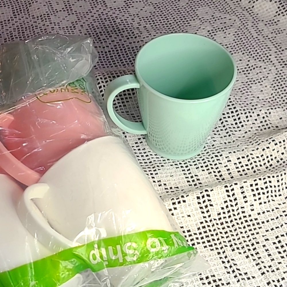 NEW set of 6 plastic mugs, green (mint), pink, white, 3.5" tall